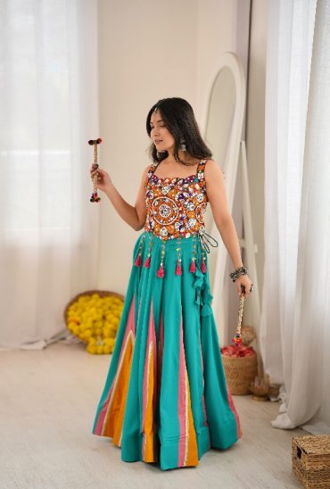 SP SERIES D.NO SP-102 WHOLESALE HEAVY RAYON ELEGANCE NAVRATRI STYLE LEHENGA CHOLI FOR EXPORT