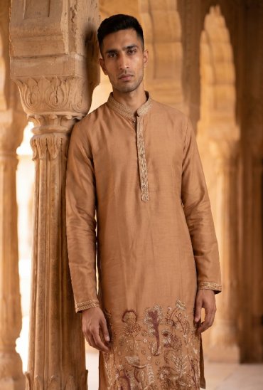 OUTLUK WEDDING COLLECTION VOL 54 WHOLESALE READYMADE LACHAKA V NECK DESIGNER SHORT KURTA WITH PANT FOR MEN OLINE