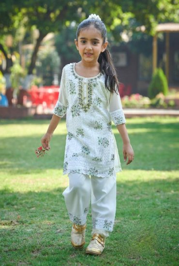TEXTILEDEAL LAUNCH READYMADE HEAVY GEORGETTE SHIFFLI WORK 3 PCS COMBO SET SUITS FOR KIDS EXPORTER