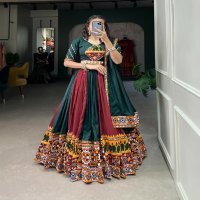 Aawiya 1617 Colour Wholesale Navratri Special Lehengas Choli