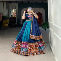 Aawiya 1617 Colour Wholesale Navratri Special Lehengas Choli