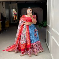 Aawiya 1009 Colour Wholesale Navratri Special Lehengas Choli