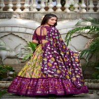 Aawiya Ishanya 1214 Colour Wholesale Navratri Special Lehengas Choli