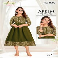 Hariyaali Afeem Vertican Wholesale Plain Flair Concept Kurtis Combo