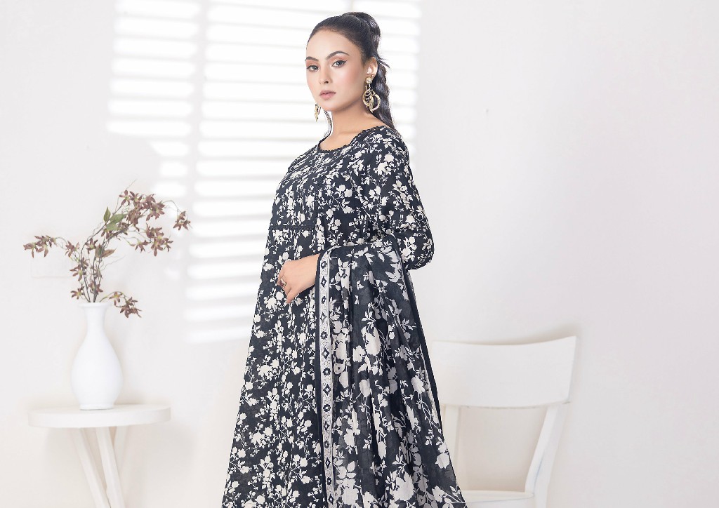 Regalia Salina Black And White Chapter 1 Pakistani Suits Collection