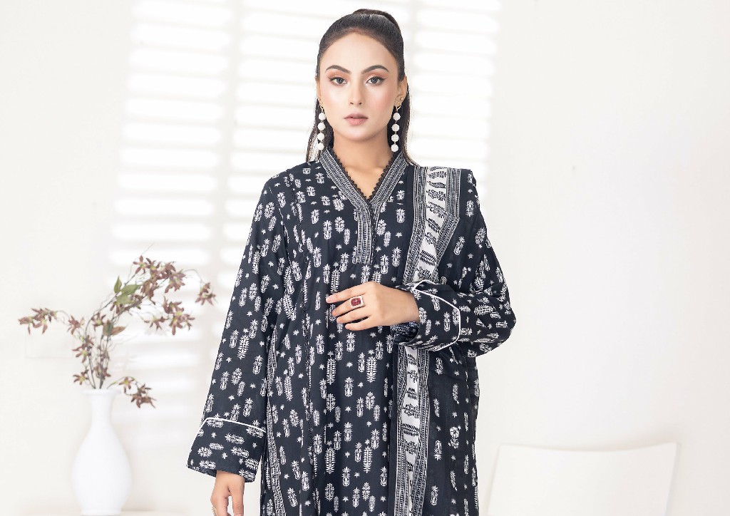 Regalia Salina Black And White Chapter 1 Pakistani Suits Collection