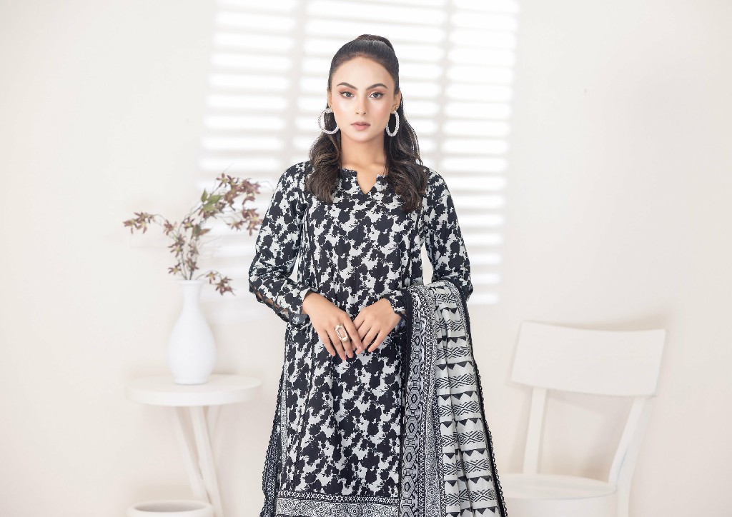 Regalia Salina Black And White Chapter 1 Pakistani Suits Collection