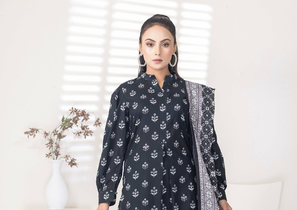 Regalia Salina Black And White Chapter 1 Pakistani Suits Collection