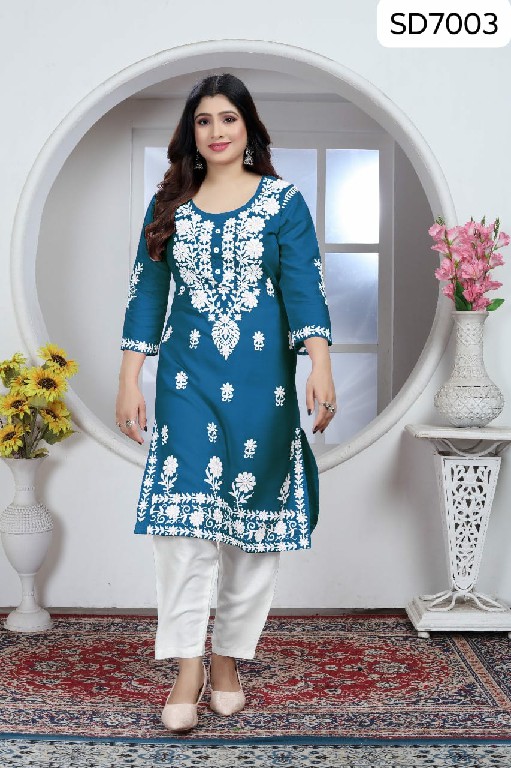 Rasili Nx Sui Dhaga Wholesale Chikankari Embroidery Kurti With Pant