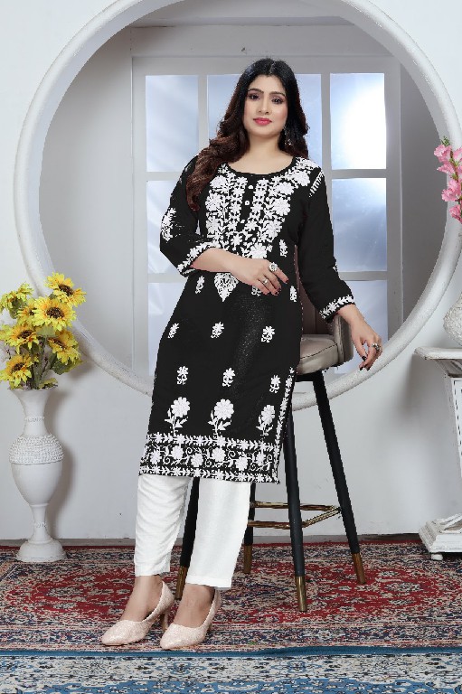 Rasili Nx Sui Dhaga Wholesale Chikankari Embroidery Kurti With Pant