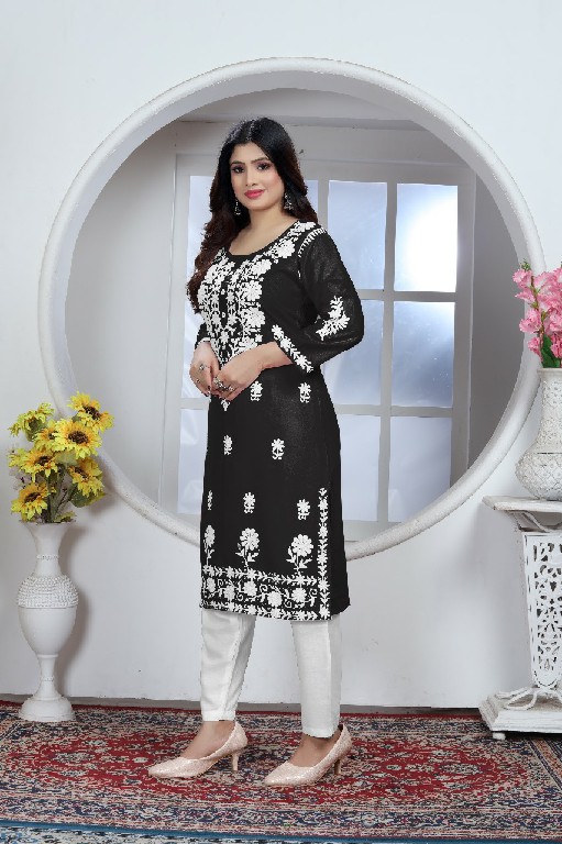 Rasili Nx Sui Dhaga Wholesale Chikankari Embroidery Kurti With Pant