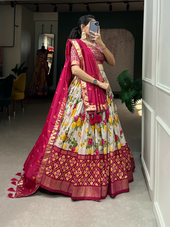 Aawiya 1689 Colour Wholesale Floral Print Lehengas Choli