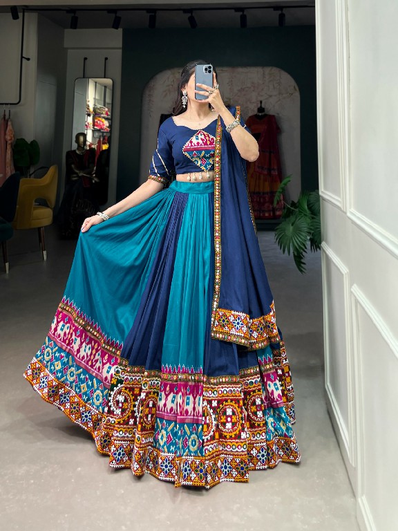 Aawiya 1617 Colour Wholesale Navratri Special Lehengas Choli