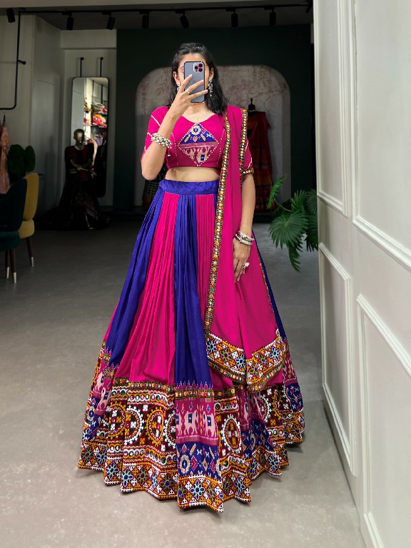 Aawiya 1617 Colour Wholesale Navratri Special Lehengas Choli