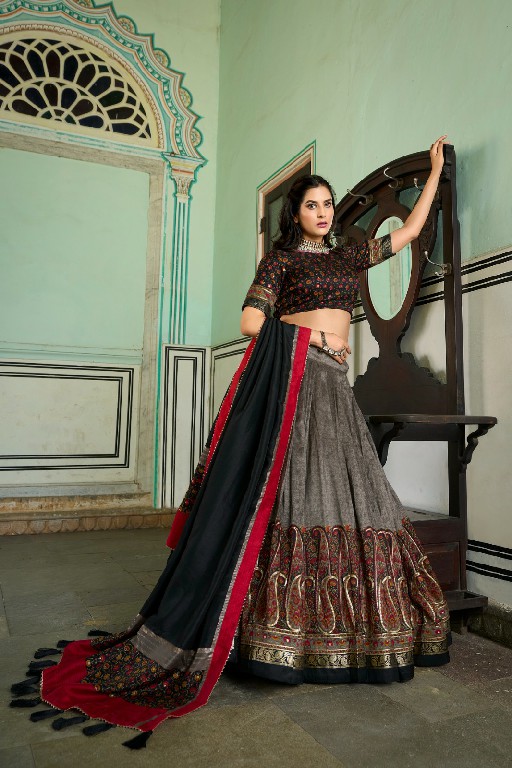 Aawiya Sanaya 1209 Colour Wholesale Lehenga Choli