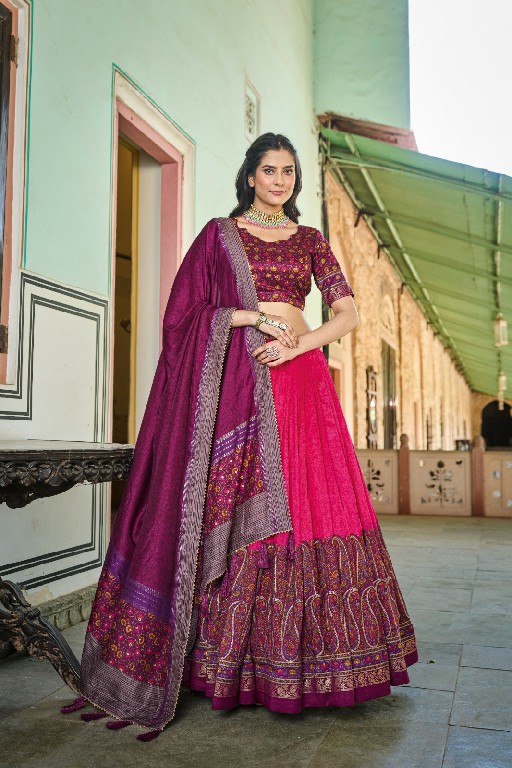 Aawiya Sanaya 1209 Colour Wholesale Lehenga Choli