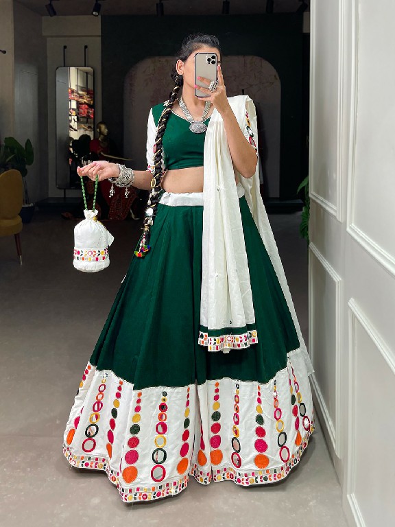 Aawiya 1677 Wholesale Navratri Special Lehenga Choli