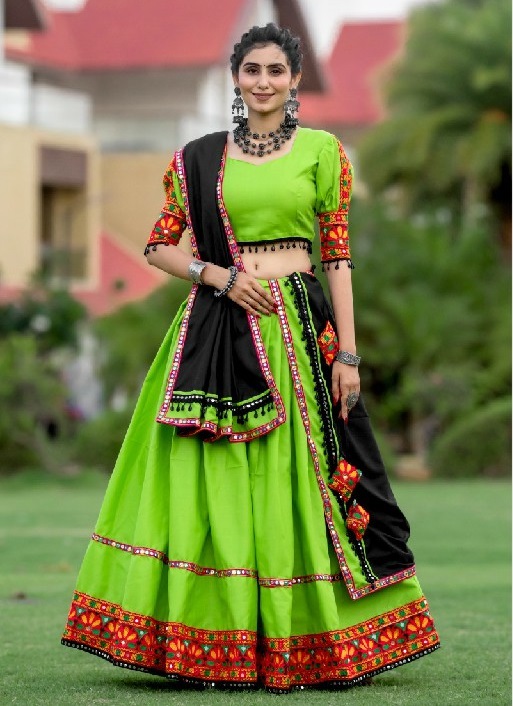 Aawiya 7067 Colour Wholesale Gamthi Work Chaniya Choli