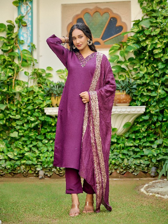 Hadippa Sanna Vol-1 Wholesale Heavy Roman Fabrics Kurtis With Pant And Dupatta