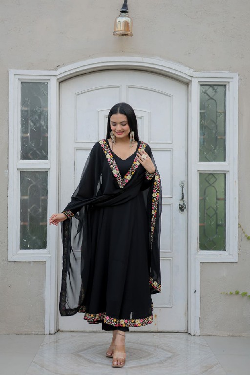 Banwery anishka embroidery georgette readymade combo gown with dupatta