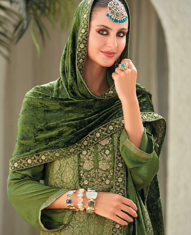 Ibiza Sadgi Wholesale Pure Gaji Silk With Neck Velvet Patch Winter Suits