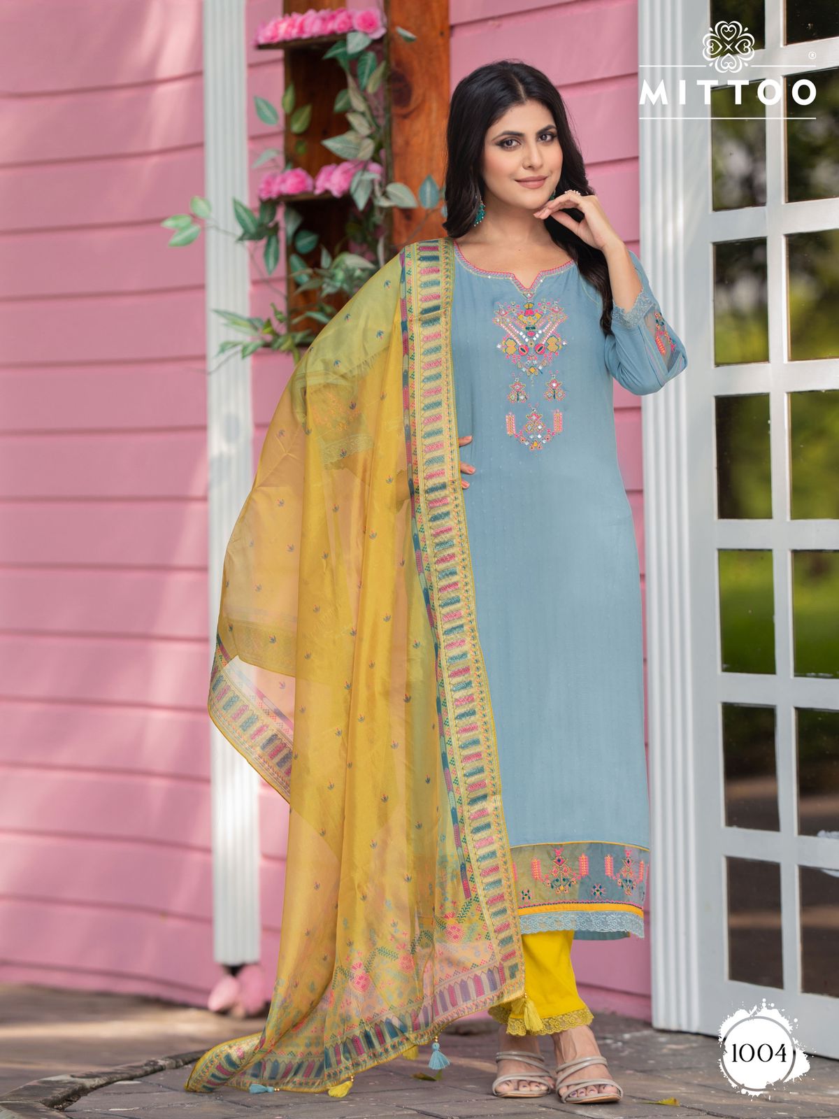 Mittoo Kaaina Wholesale Reyon Weaving Kurti With Pant And Dupatta