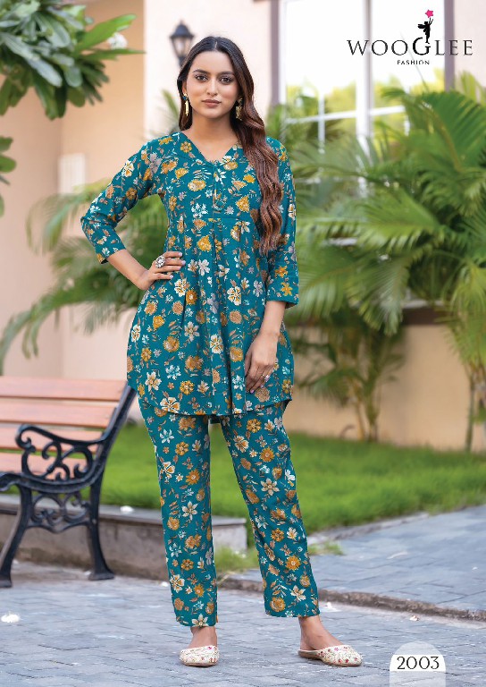 wooglee devyani readymade vertican print plus size kurti with pant