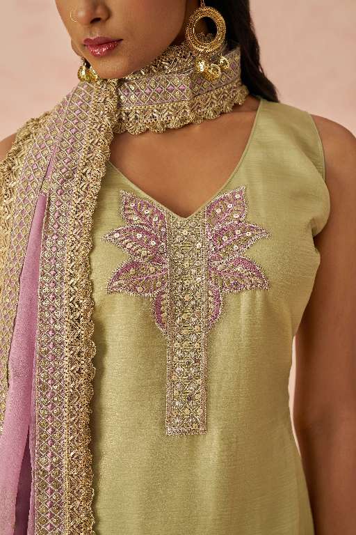 Alizeh Raag Vol-2  Wholesale Readymade Crush Fabrics Straight Suits