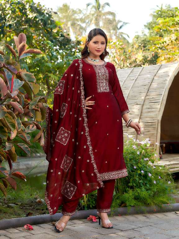 AANCHI ESHA WHOLESALE 3 PCS SET STRAIGHT CONCEPT TRENDY SUITS