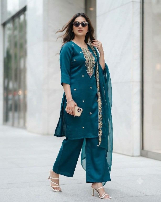 TEXTILEDEAL SUNIDHI WHOLESALE READYMADE HEAVY GLASS VISCOSE SILK EXCLUSIVE STYLE 3 PCS SUITS EXPORTER
