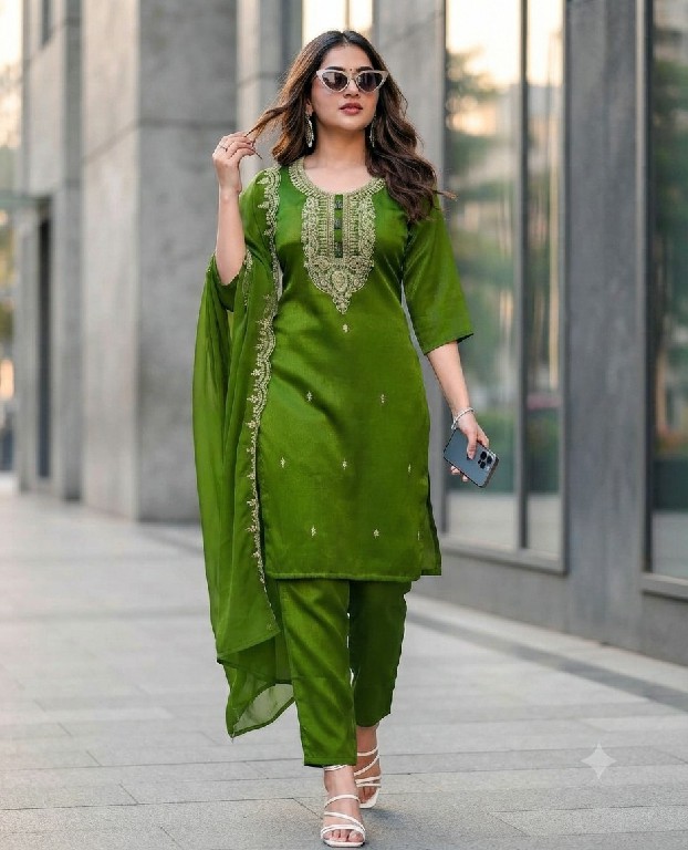 TEXTILEDEAL SUNIDHI WHOLESALE READYMADE HEAVY GLASS VISCOSE SILK EXCLUSIVE STYLE 3 PCS SUITS EXPORTER