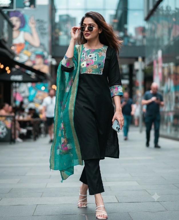 TEXTILEDEAL KASTUR FEEL WHOLESALE READYMADE VERTICAN SILK FANCY HAND WORK 3 PCS SUITS EXPORTER