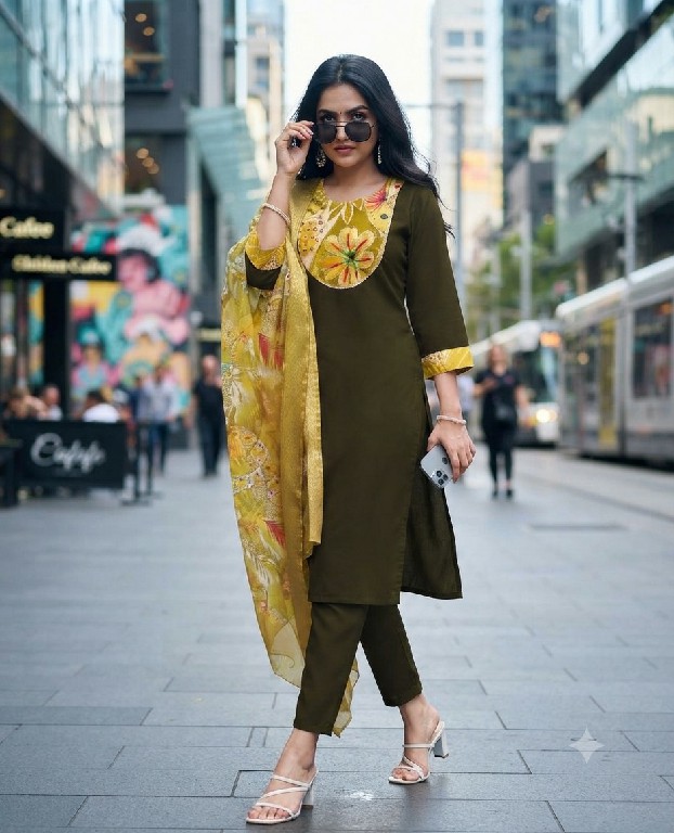 TEXTILEDEAL KASTUR FEEL WHOLESALE READYMADE VERTICAN SILK FANCY HAND WORK 3 PCS SUITS EXPORTER