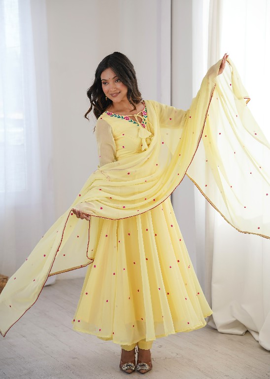 SP SERIES D.NO SP-82 WHOLESALE READYMADE FAUX GEORGETTE FESTIVE WEAR 3 PCS SUITS FOR EXPORT