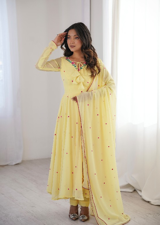 SP SERIES D.NO SP-82 WHOLESALE READYMADE FAUX GEORGETTE FESTIVE WEAR 3 PCS SUITS FOR EXPORT