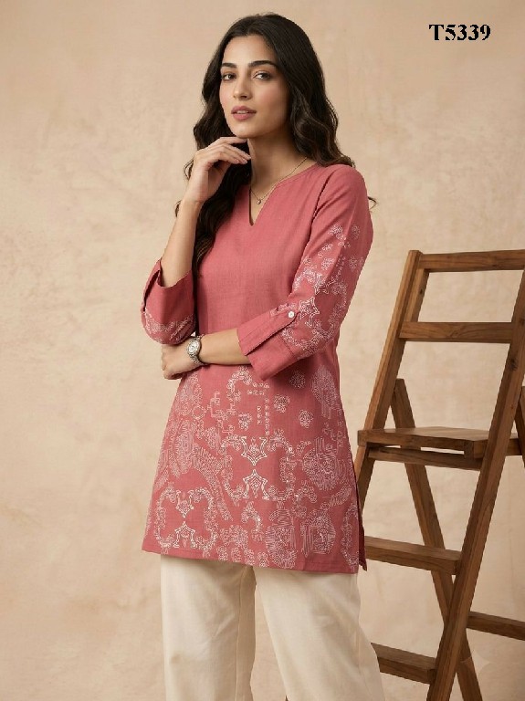 MAHOTSAV VAANYA WHOLESALE READYMADE COTTON FANCY FESTIVE WEAR SHORT TOPS FOR WOMEN ONLINE