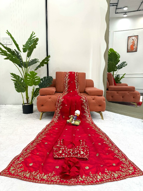 SP SERIES D.NO SP-89 WHOLESALE HEAVY FENDY SILK DESIGNER WEAR SAREES FOR WOMEN EXPORTER