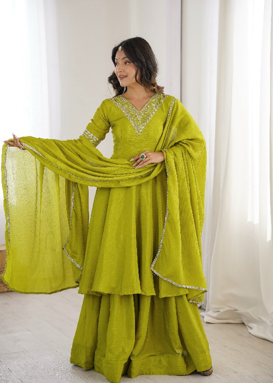 SP SERIES D.NO SP-87 WHOLESALE READYMADE HEAVY CHINON SILK BOUTIQUE STYLE 3 PCS SUITS FOR EXPORT