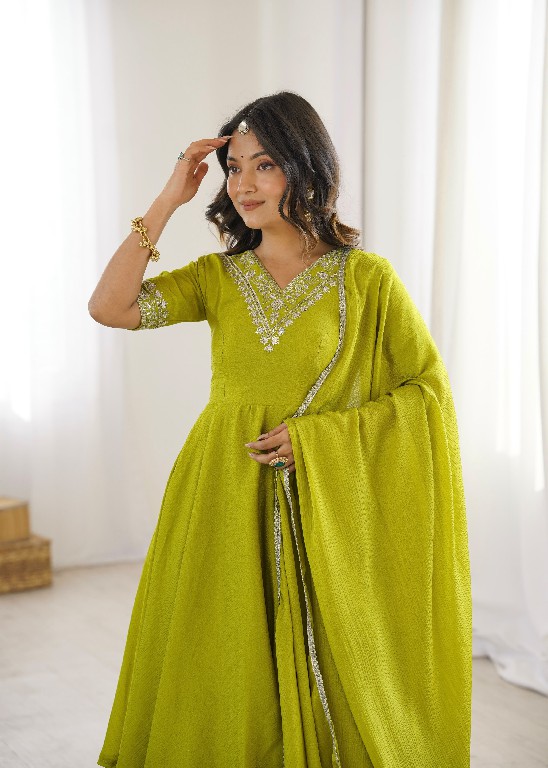 SP SERIES D.NO SP-87 WHOLESALE READYMADE HEAVY CHINON SILK BOUTIQUE STYLE 3 PCS SUITS FOR EXPORT