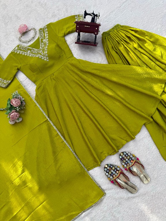 SP SERIES D.NO SP-87 WHOLESALE READYMADE HEAVY CHINON SILK BOUTIQUE STYLE 3 PCS SUITS FOR EXPORT