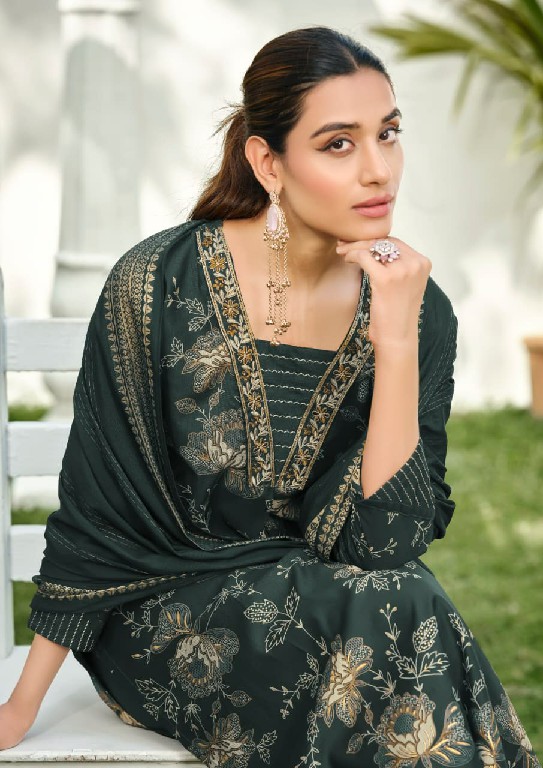 KARISSA HARLEEN WHOLESALE READYMADE HEAVY VATICAN CLASSY FABULOUS STYLE 3 PCS SUITS EXPORTER