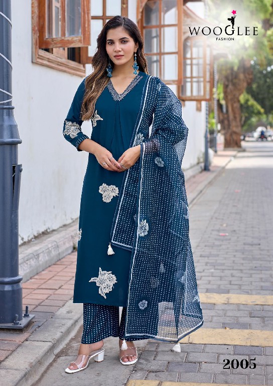 WOOGLEE VASUSHA WHOLESALE READYMADE HEAVY RAYON CLASSY STYLISH 3 PCS SUITS EXPORTER