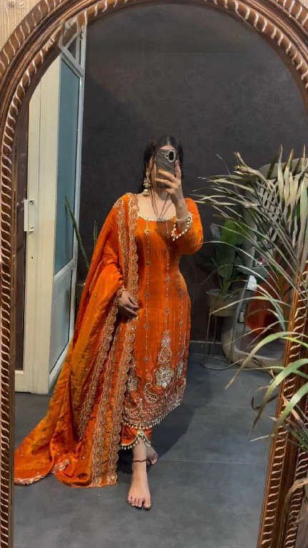 TEXTILEDEAL D.NO 5970 WHOLESALE READYMADE FENDY SILK DESIGNER WEAR 3 PCS SUITS EXPORTER