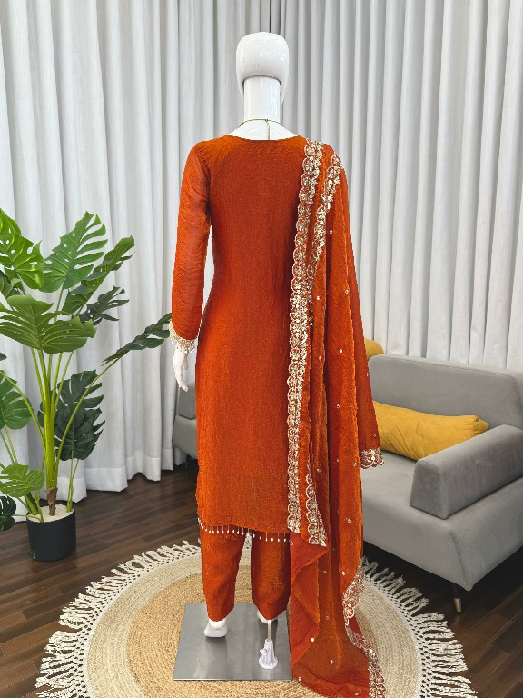 TEXTILEDEAL D.NO 5970 WHOLESALE READYMADE FENDY SILK DESIGNER WEAR 3 PCS SUITS EXPORTER