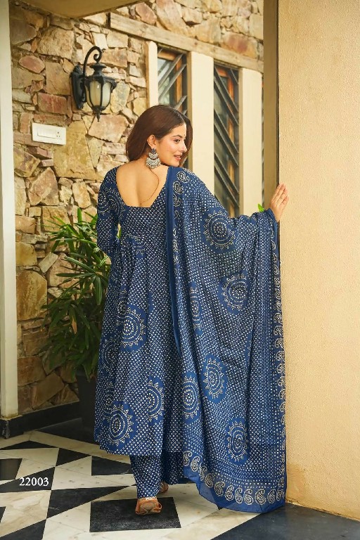 LUCAYA CLORA VOL 22 WHOLESALE READYMADE CAMBRIC COTTON PRINTED FULL FLARED BIG SIZE BEAUTIFUL 3 PCS SUITS EXPORTER
