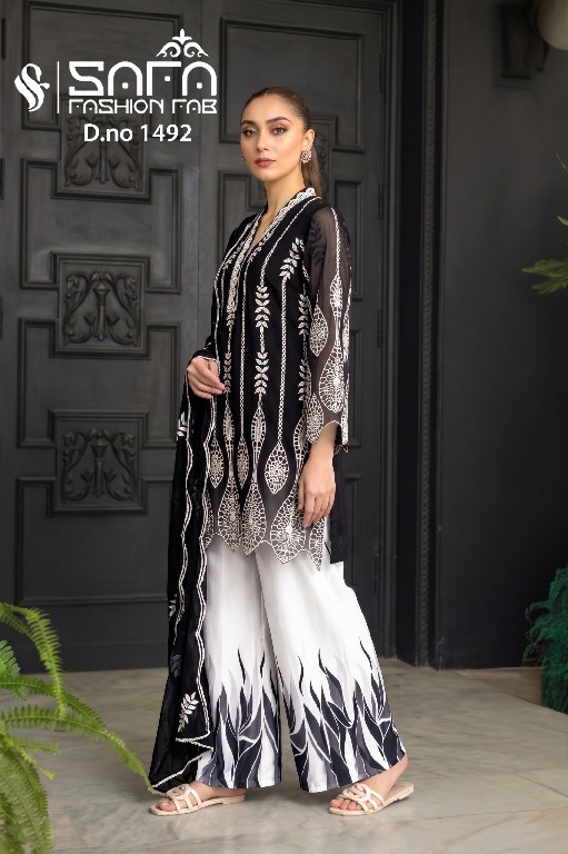 SAFA FASHION D.NO 1492 WHOLESALE READYMADE SOFT FABRIC DESIGNER EMBROIDERED 3 PVCS COMBO SET SUITS FOR EXPORT
