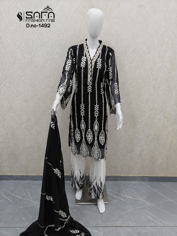SAFA FASHION D.NO 1492 WHOLESALE READYMADE SOFT FABRIC DESIGNER EMBROIDERED 3 PVCS COMBO SET SUITS FOR EXPORT