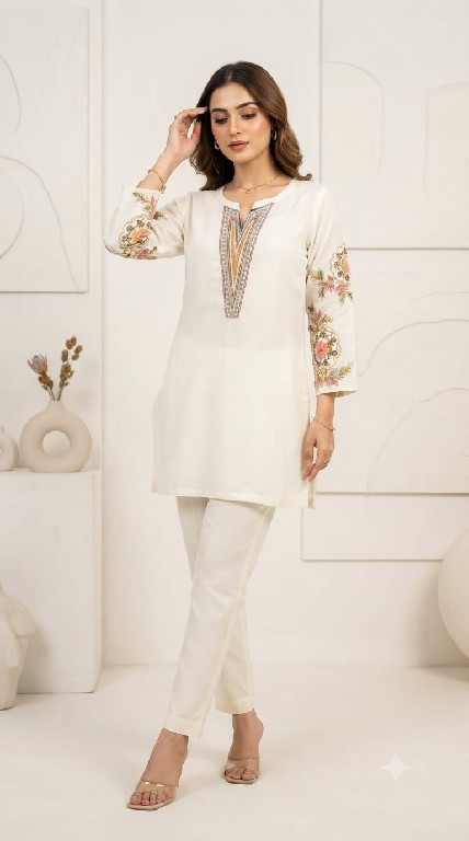 TEXTILEDEAL D.NO 1252 WHOLESALE READYMADE RAYON STYLISH SHORT TOPS FOR EXPORT