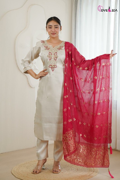DVEEJA RADHIKA SERIES WHOLESALE READYMADE ROMAN GLASS BIG SIZE HAND WORK 3 PCS COMBO SET SUITS SUPPLIER