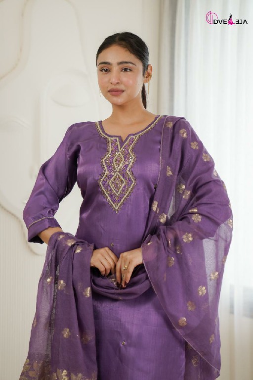DVEEJA RADHIKA SERIES WHOLESALE READYMADE ROMAN GLASS BIG SIZE HAND WORK 3 PCS COMBO SET SUITS SUPPLIER